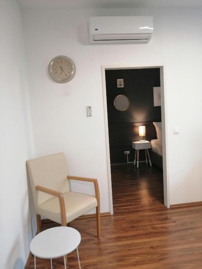 Simtown Suite Apartments Виена Екстериор снимка